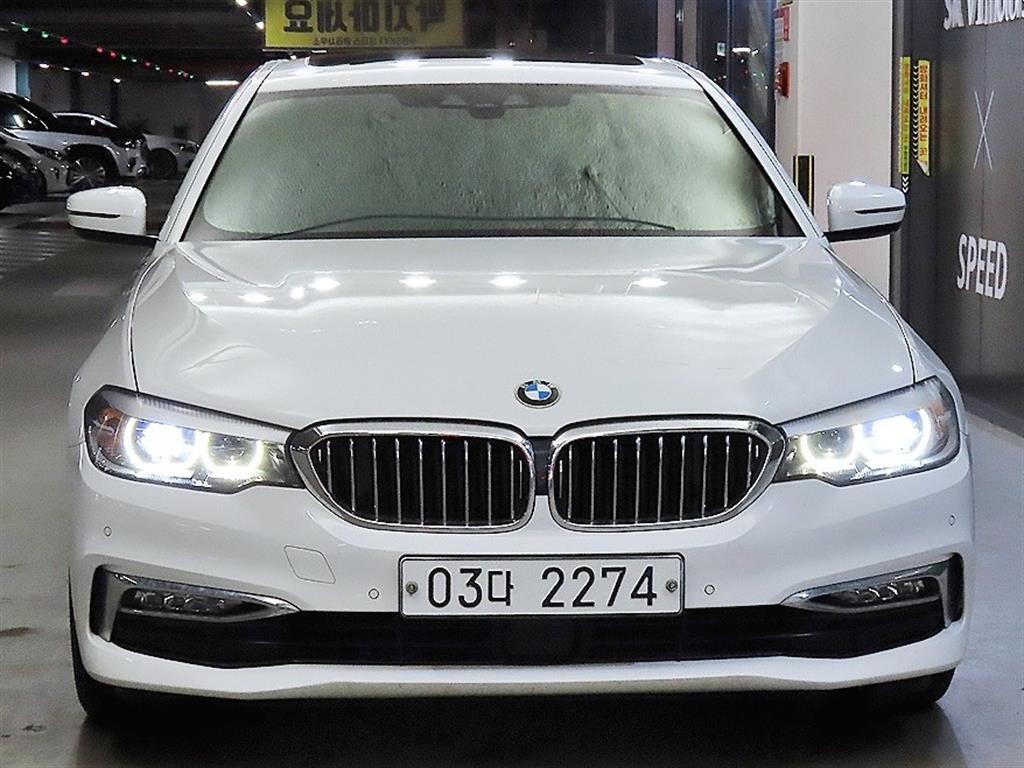 BMW 5시리즈 5시리즈 (G30) 520i 럭셔리 이미지 2