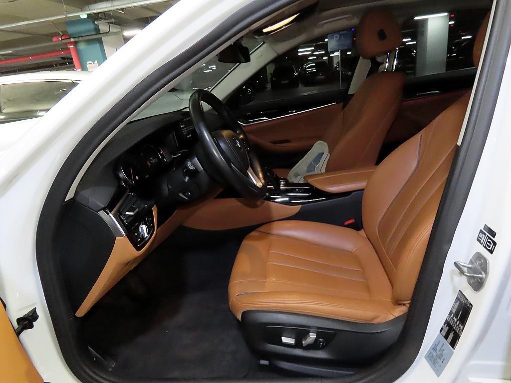 BMW 5시리즈 5시리즈 (G30) 520i 럭셔리 이미지 6