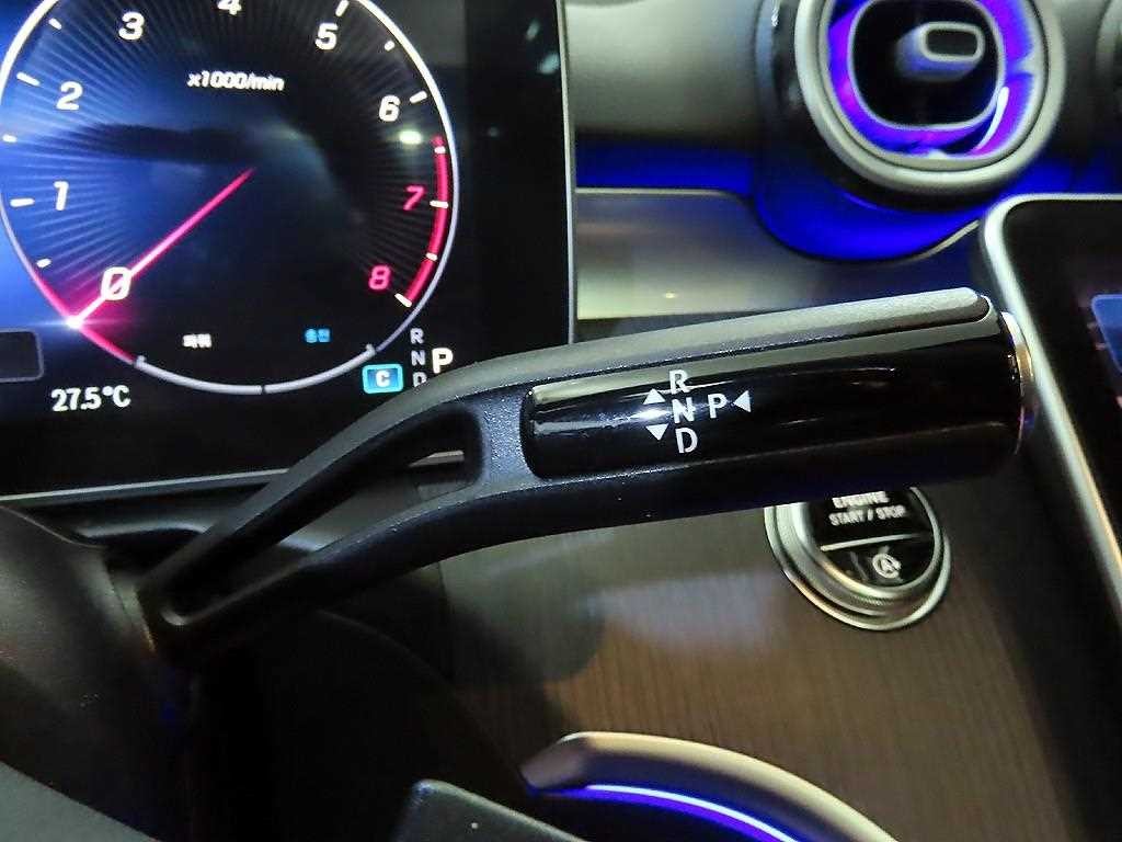 벤츠 C 클래스 C클래스 W206 C300 4MATIC 아방가르드 이미지 12