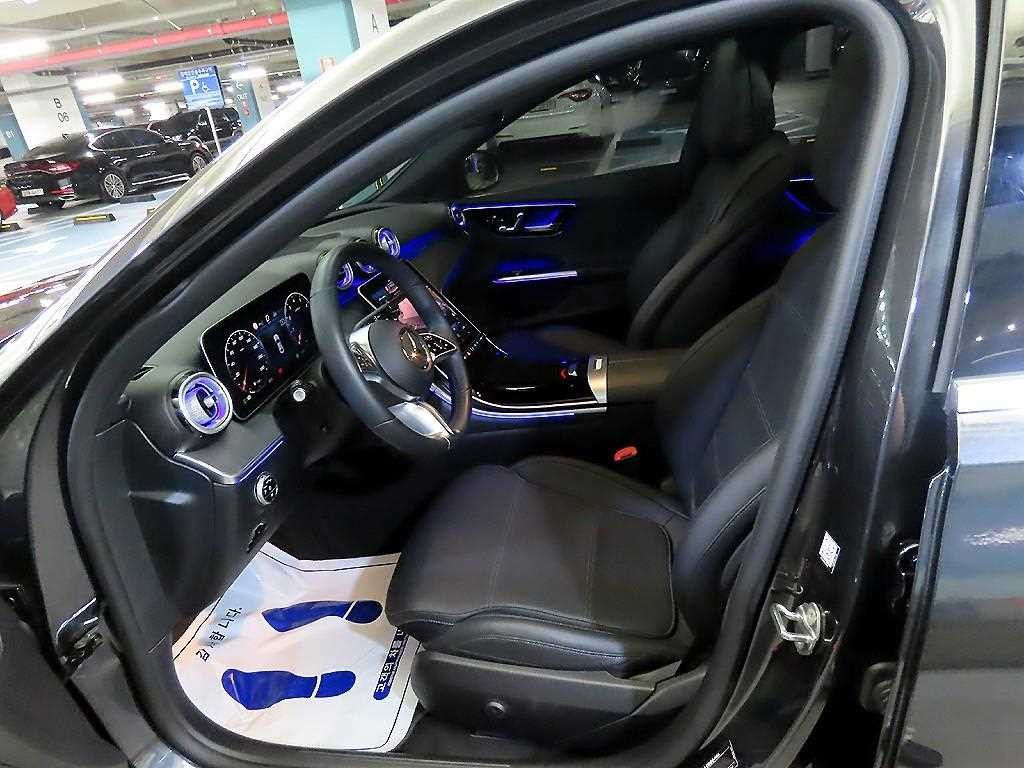 벤츠 C 클래스 C클래스 W206 C300 4MATIC 아방가르드 이미지 6