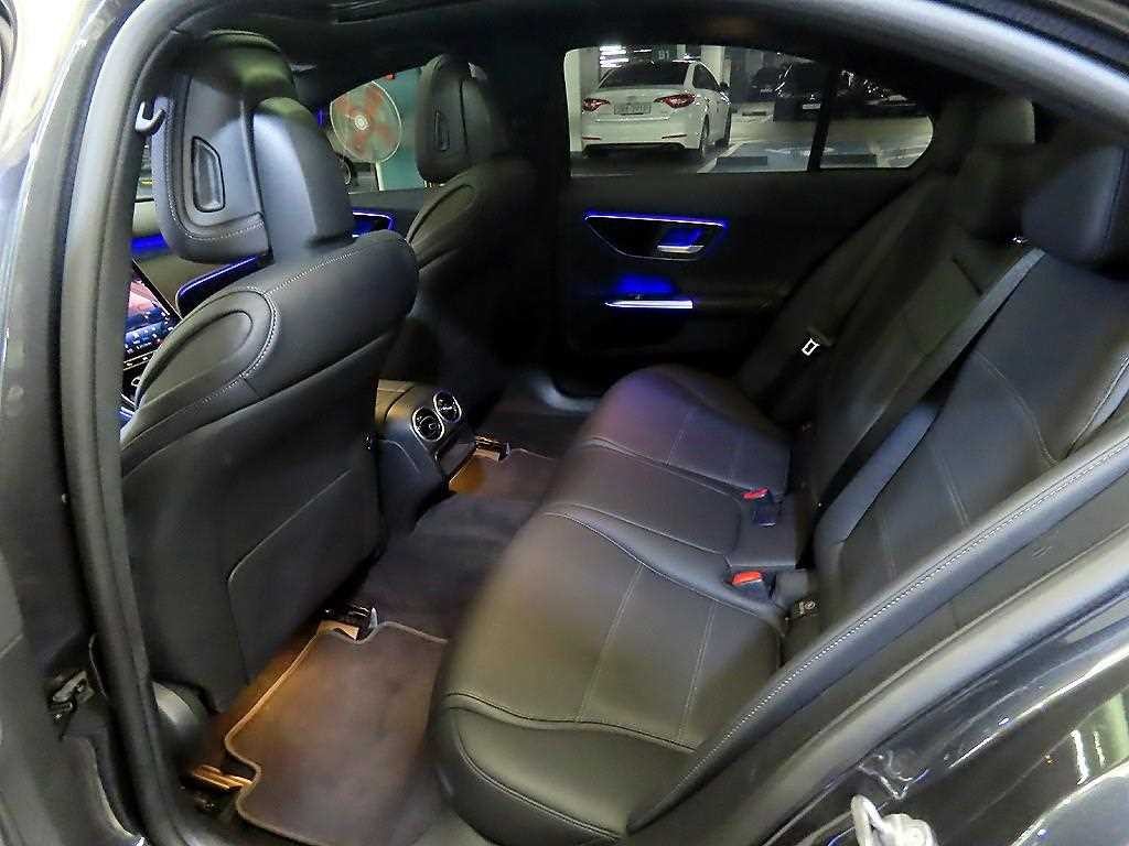 벤츠 C 클래스 C클래스 W206 C300 4MATIC 아방가르드 이미지 7