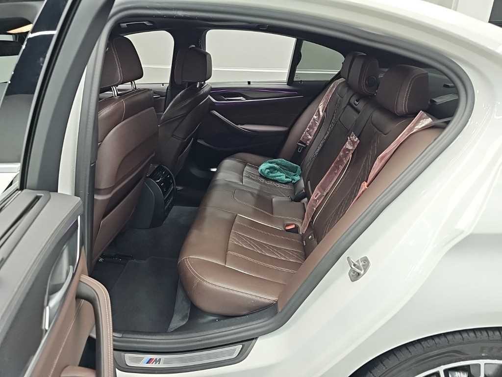 BMW 5시리즈 5시리즈 (G30) 523d xDrive M 스포츠 이미지 12