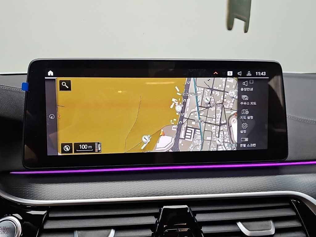 BMW 5시리즈 5시리즈 (G30) 523d xDrive M 스포츠 이미지 16