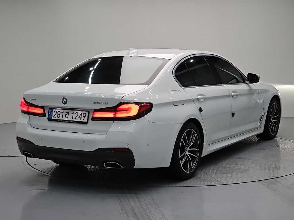 BMW 5시리즈 5시리즈 (G30) 523d xDrive M 스포츠 이미지 4