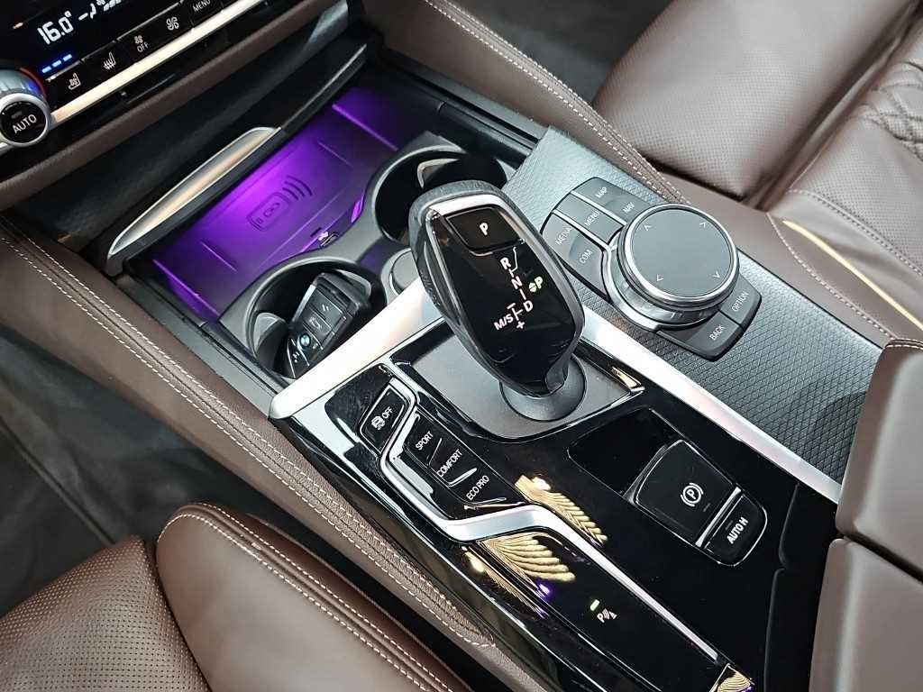 BMW 5시리즈 5시리즈 (G30) 523d xDrive M 스포츠 이미지 8