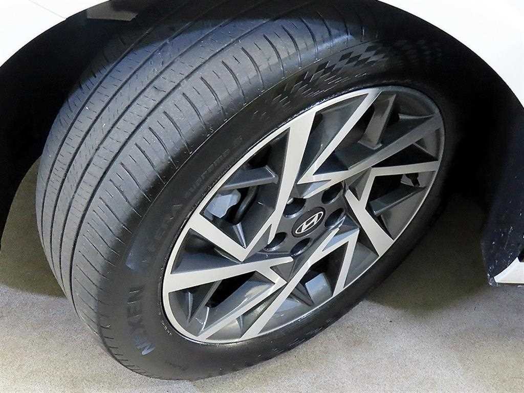 현대 그랜저 그랜저 (GN7) 가솔린 2.5 2WD 익스클루시브 이미지 20