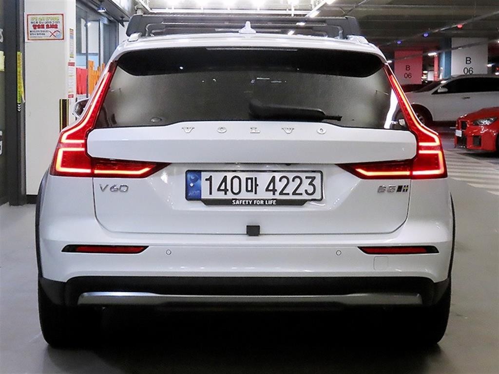볼보 V60 V60 크로스 컨트리 2세대 2.0 B5 울트라 AWD 이미지 5
