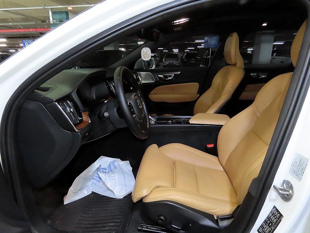 볼보 V60 V60 크로스 컨트리 2세대 2.0 B5 울트라 AWD 이미지 6
