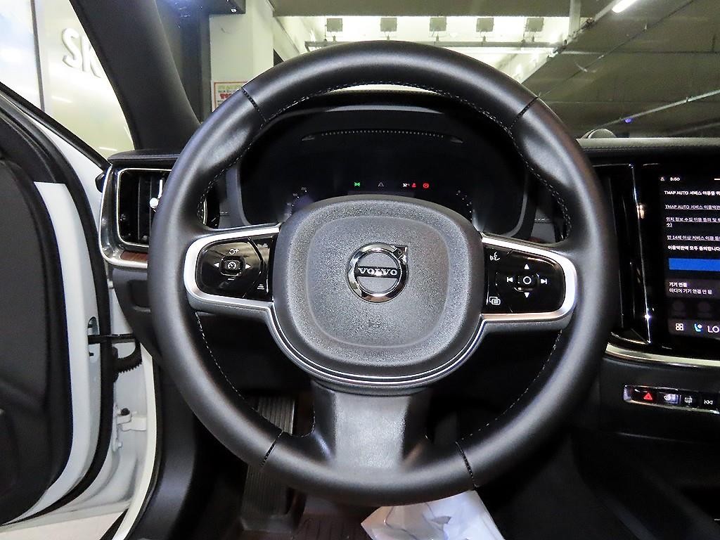 볼보 V60 V60 크로스 컨트리 2세대 2.0 B5 울트라 AWD 이미지 8