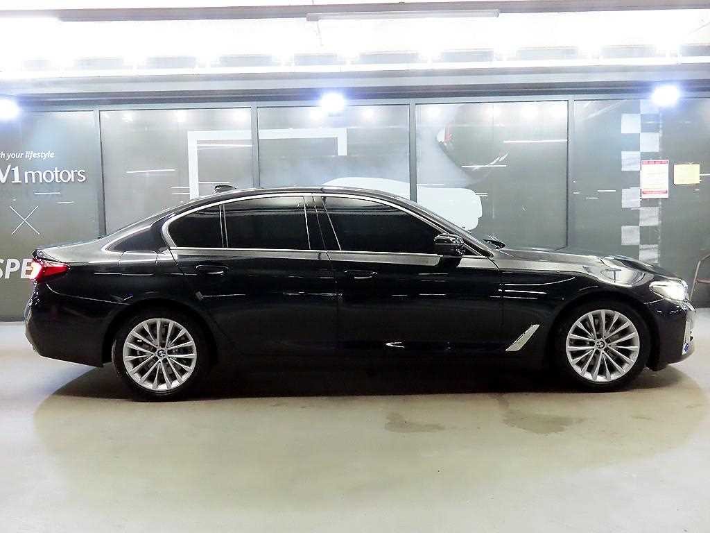 BMW 5시리즈 5시리즈 (G30) 520i 럭셔리 이미지 3