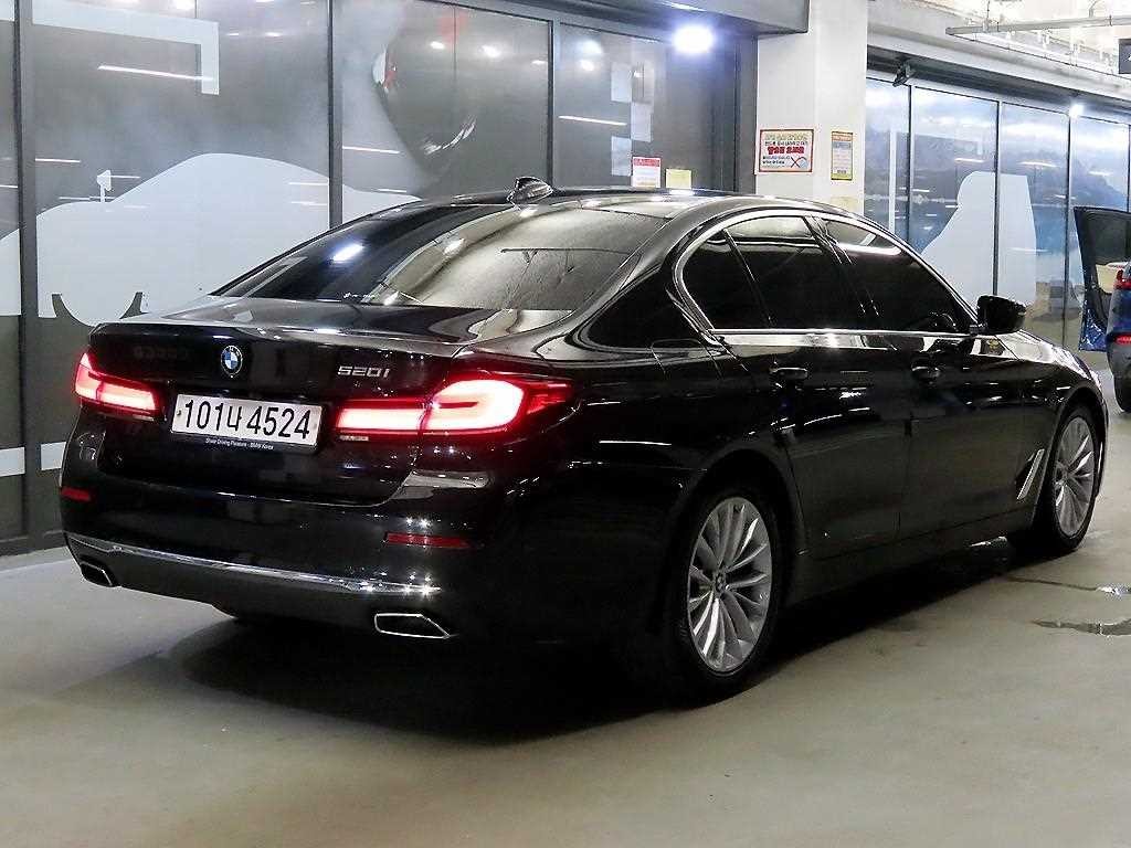 BMW 5시리즈 5시리즈 (G30) 520i 럭셔리 이미지 4