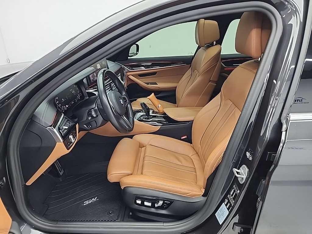 BMW 5시리즈 5시리즈 (G30) 520i M 스포츠 이미지 11
