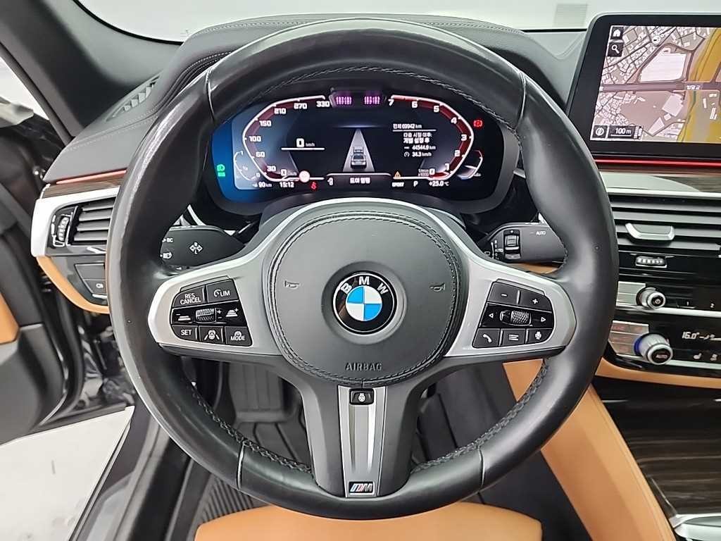 BMW 5시리즈 5시리즈 (G30) 520i M 스포츠 이미지 9