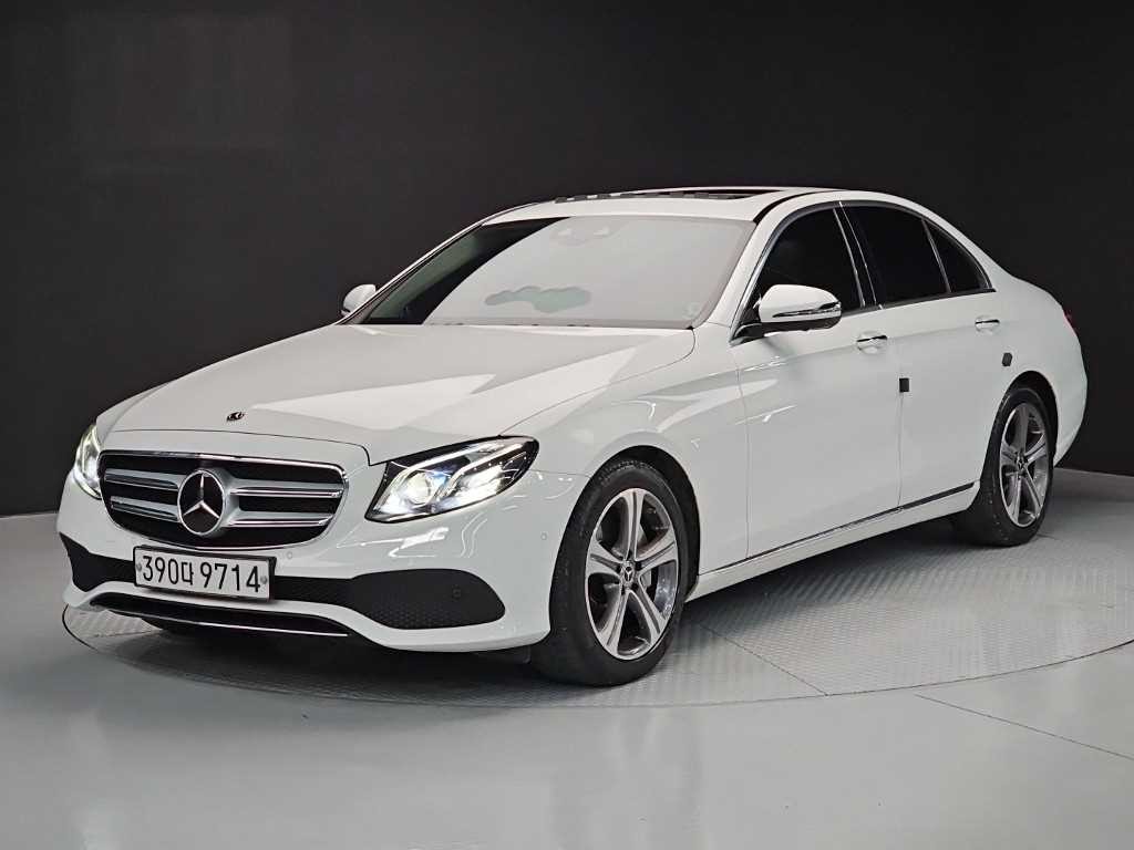 벤츠 E 클래스 E-클래스 W213 E300 아방가르드 인텔리전트 드라이브 이미지 1