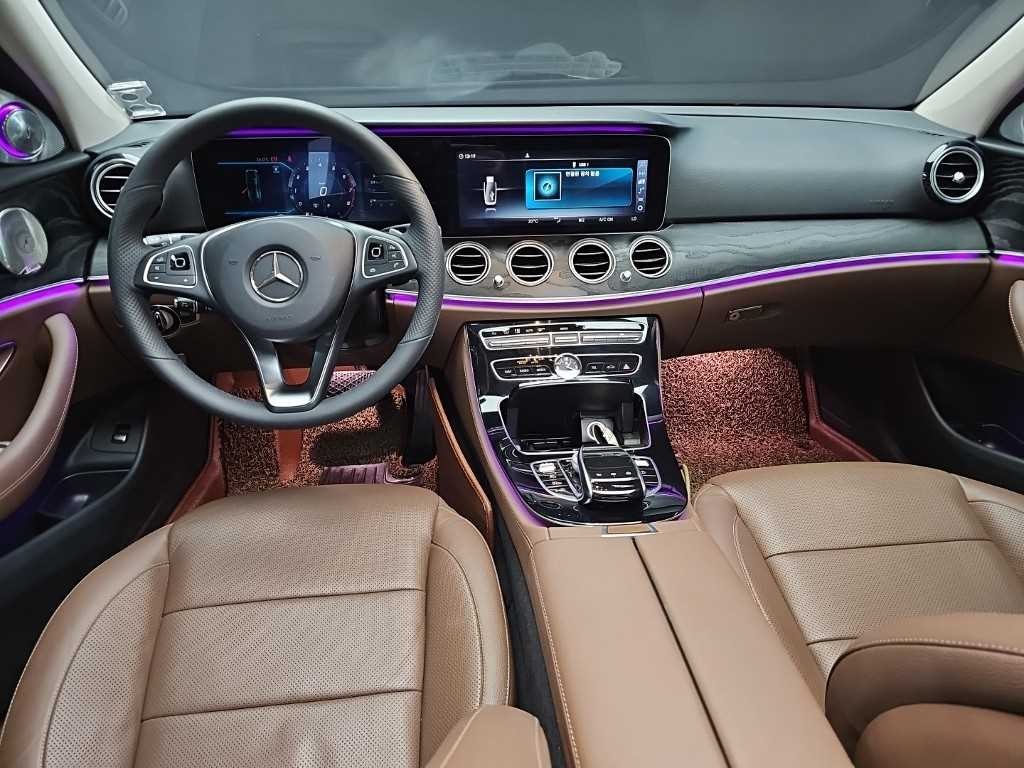 벤츠 E 클래스 E-클래스 W213 E300 아방가르드 인텔리전트 드라이브 이미지 7
