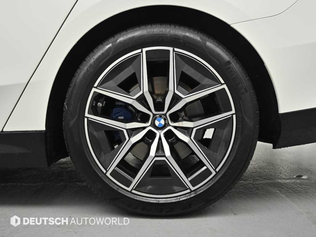 BMW 5시리즈 5시리즈 (G60) 520i M 스포츠 이미지 5