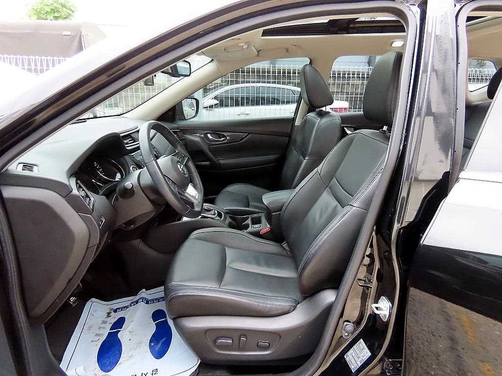 닛산 엑스트레일 2.5 4WD 이미지 5