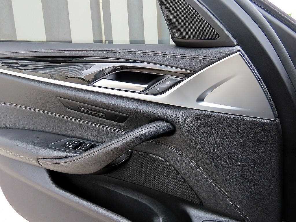 BMW 5시리즈 5시리즈 (G30) 520i 럭셔리 이미지 12
