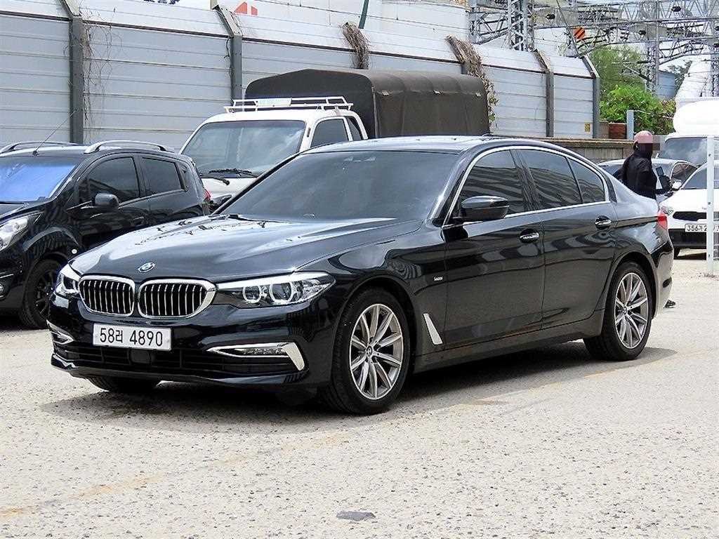 BMW 5시리즈 5시리즈 (G30) 520i 럭셔리 이미지 2