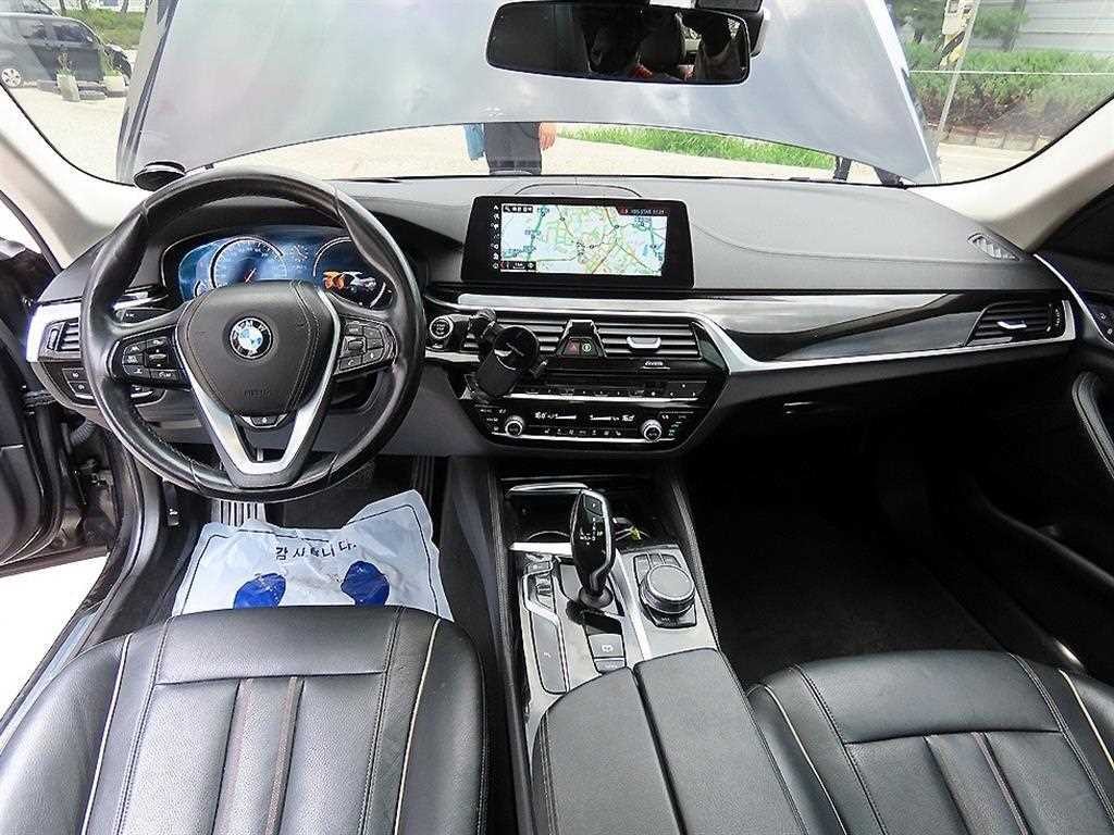 BMW 5시리즈 5시리즈 (G30) 520i 럭셔리 이미지 7