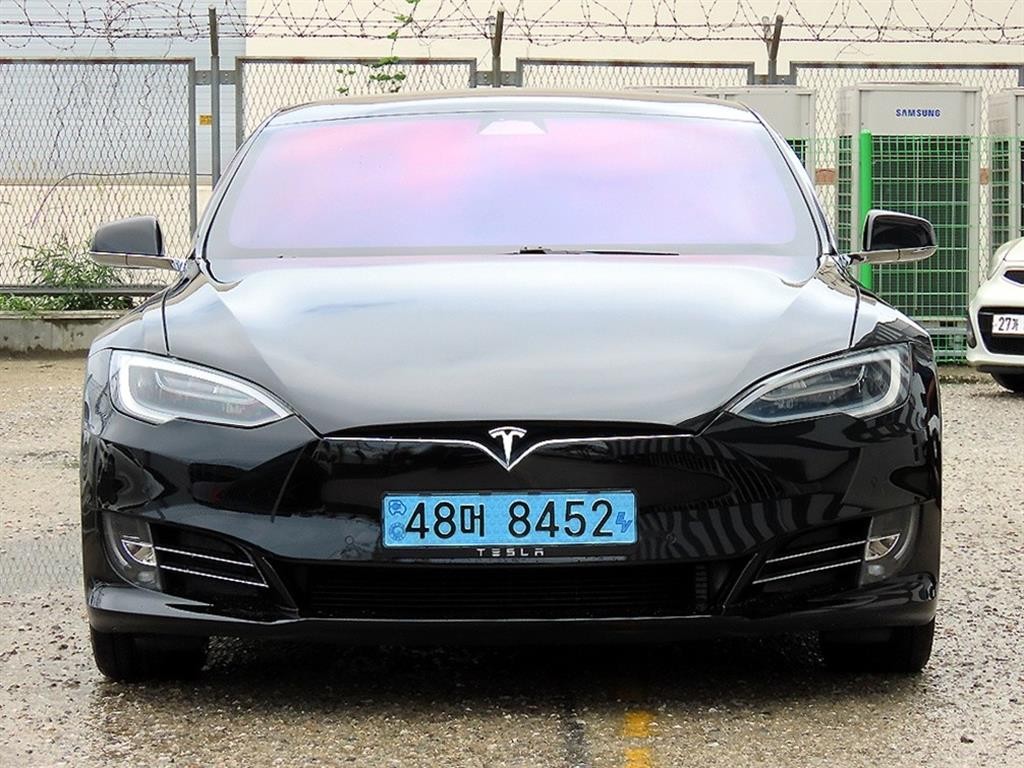 테슬라 모델 S 75D 이미지 1