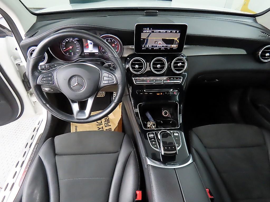 벤츠 GLC 클래스 GLC클래스 X253 GLC 300 4MATIC AMG LINE 이미지 7