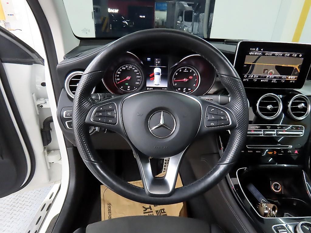 벤츠 GLC 클래스 GLC클래스 X253 GLC 300 4MATIC AMG LINE 이미지 9