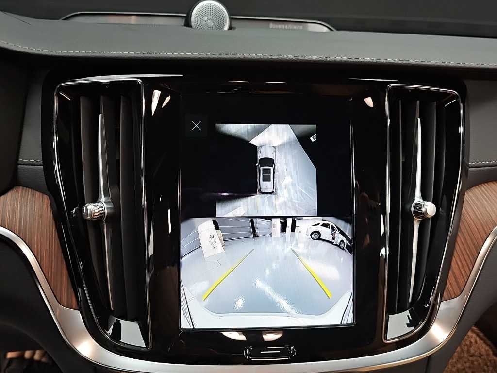 볼보 V60 V60 크로스 컨트리 2세대 2.0 B5 얼티메이트 AWD 이미지 15
