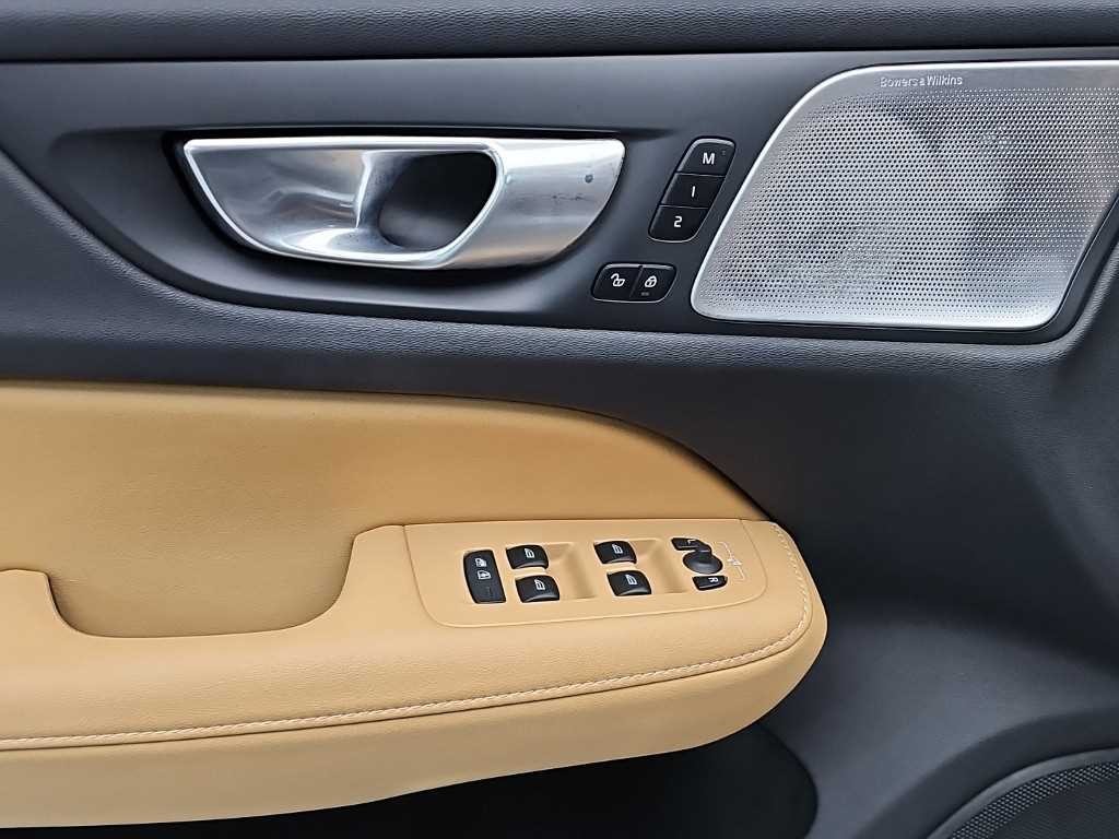 볼보 V60 V60 크로스 컨트리 2세대 2.0 B5 얼티메이트 AWD 이미지 16
