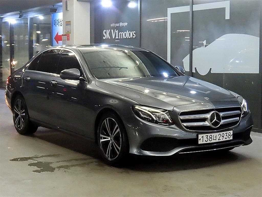 벤츠 E 클래스 E-클래스 W213 E300 아방가르드 이미지 1