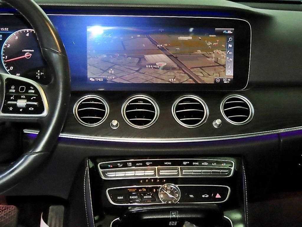 벤츠 E 클래스 E-클래스 W213 E300 아방가르드 이미지 11