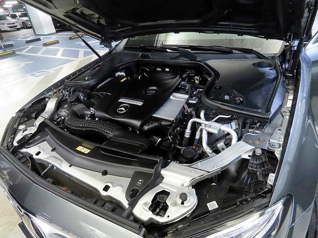 벤츠 E 클래스 E-클래스 W213 E300 아방가르드 이미지 18