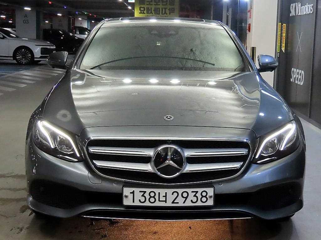 벤츠 E 클래스 E-클래스 W213 E300 아방가르드 이미지 2