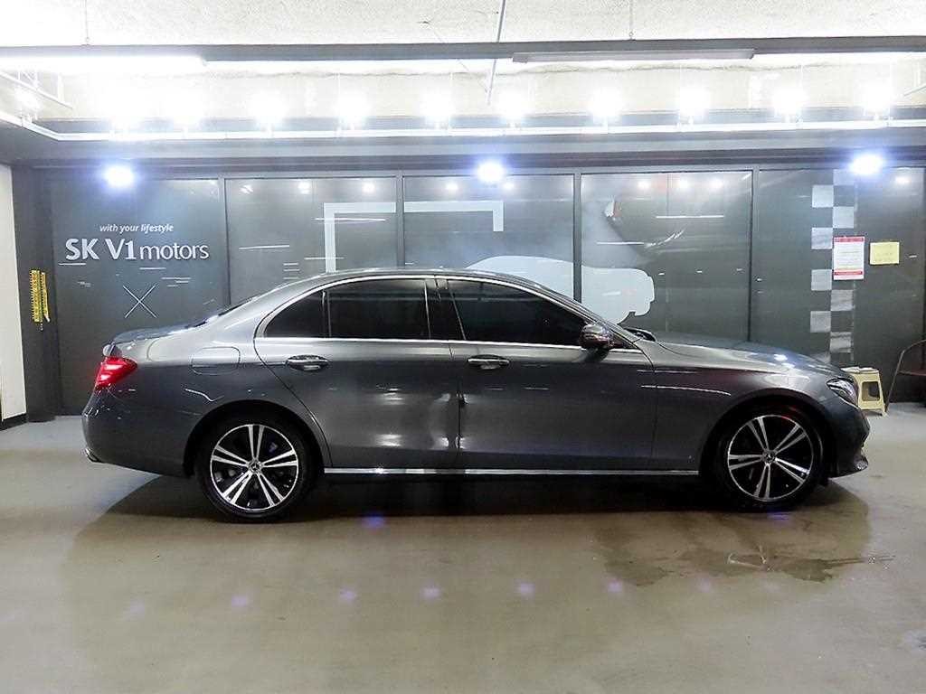 벤츠 E 클래스 E-클래스 W213 E300 아방가르드 이미지 3