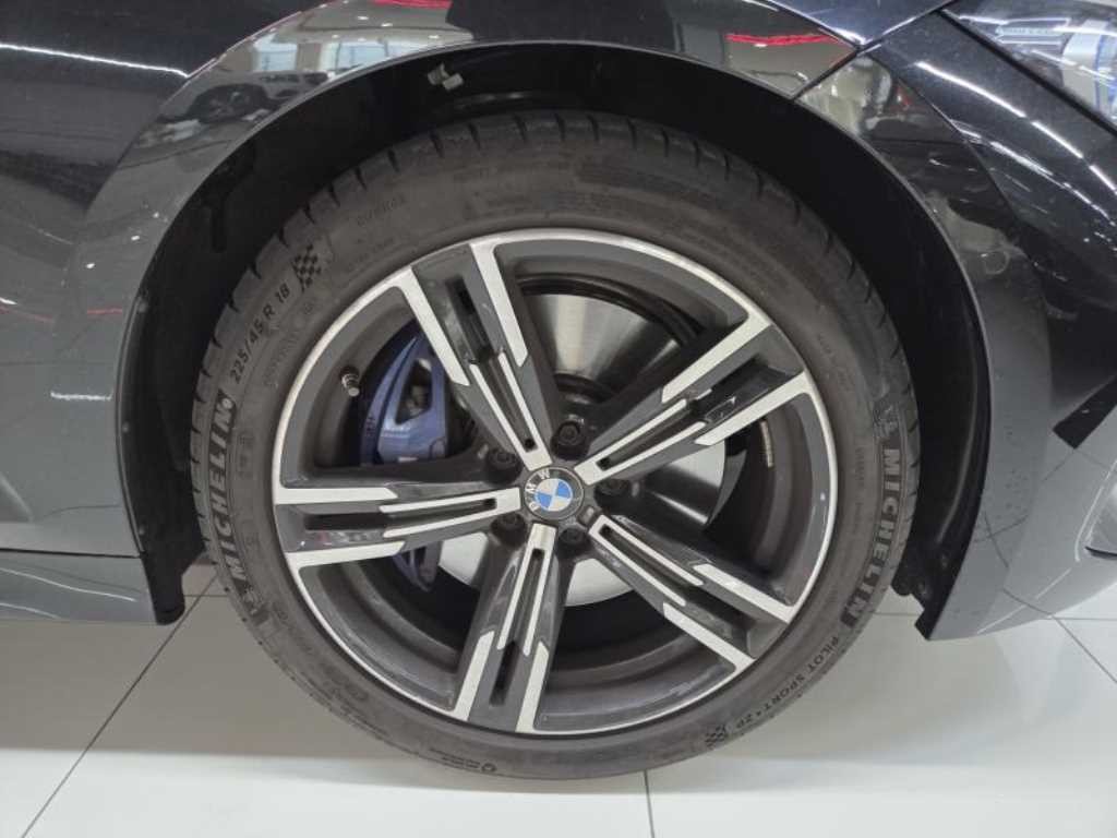 BMW 3시리즈 3시리즈 (G20) 320i M 스포츠 이미지 4