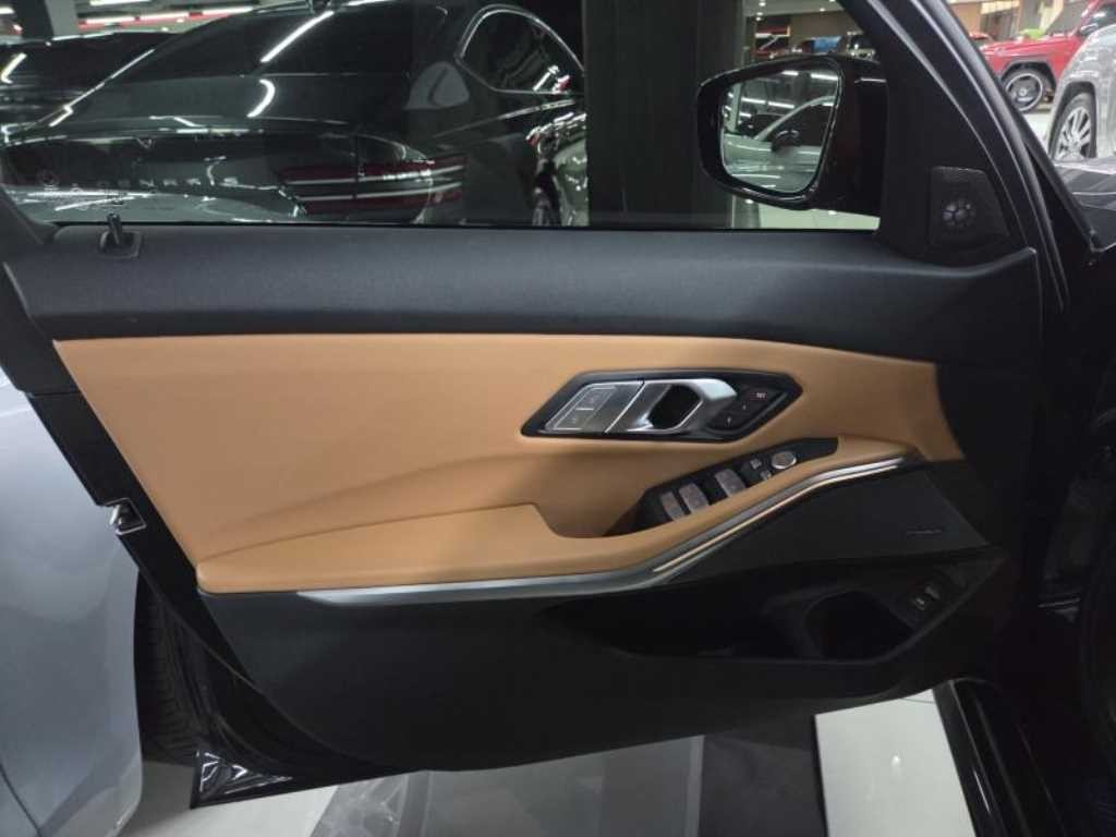 BMW 3시리즈 3시리즈 (G20) 320i M 스포츠 이미지 5