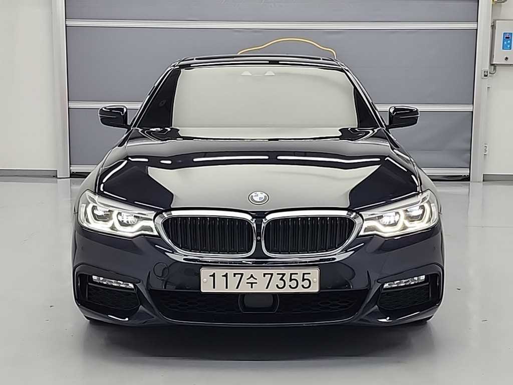 BMW 5시리즈 5시리즈 (G30) 520d xDrive M 스포츠 플러스 이미지 2