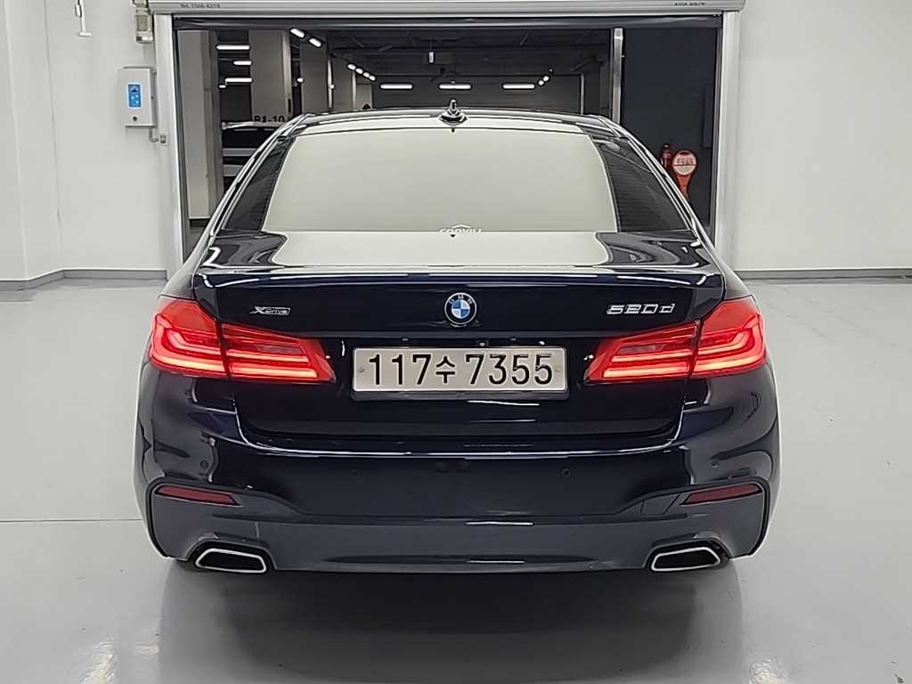 BMW 5시리즈 5시리즈 (G30) 520d xDrive M 스포츠 플러스 이미지 3