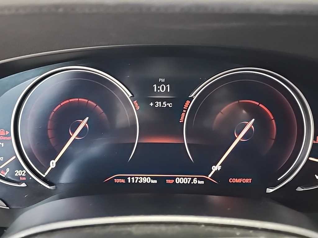 BMW 5시리즈 5시리즈 (G30) 520d xDrive M 스포츠 플러스 이미지 6