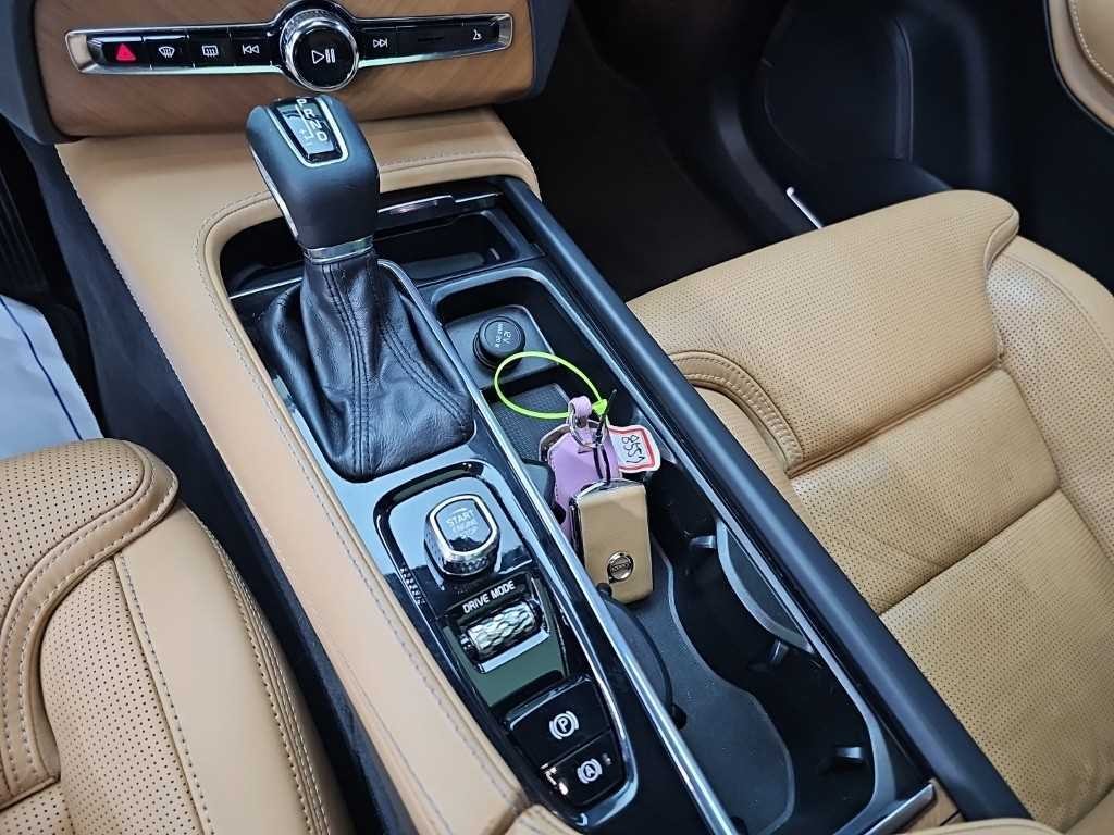 볼보 XC90 XC90 2세대 2.0 D5 AWD 인스크립션 이미지 9