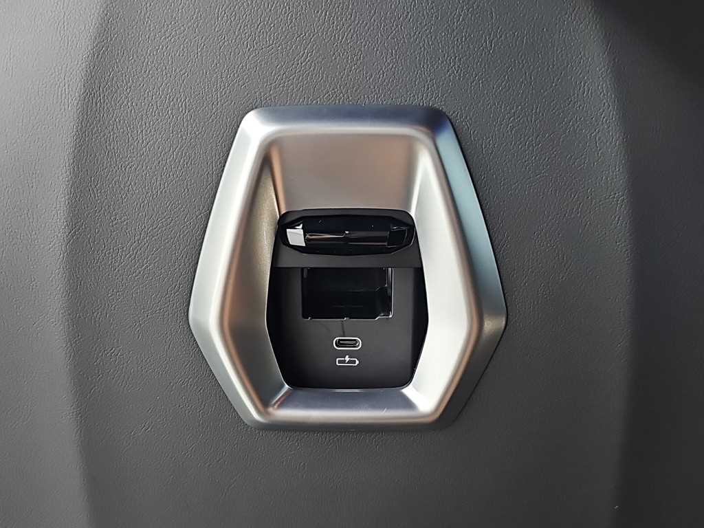 BMW XM XM (G09) 레이블 이미지 14