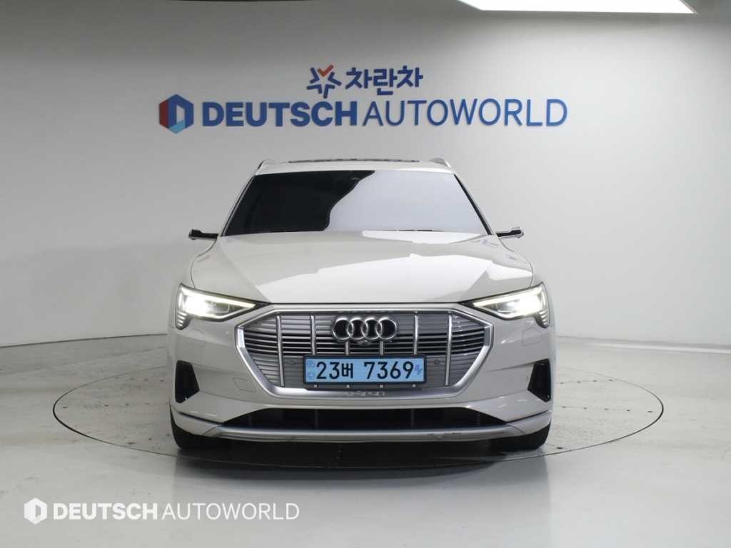 아우디 e-트론 55 콰트로 이미지 3