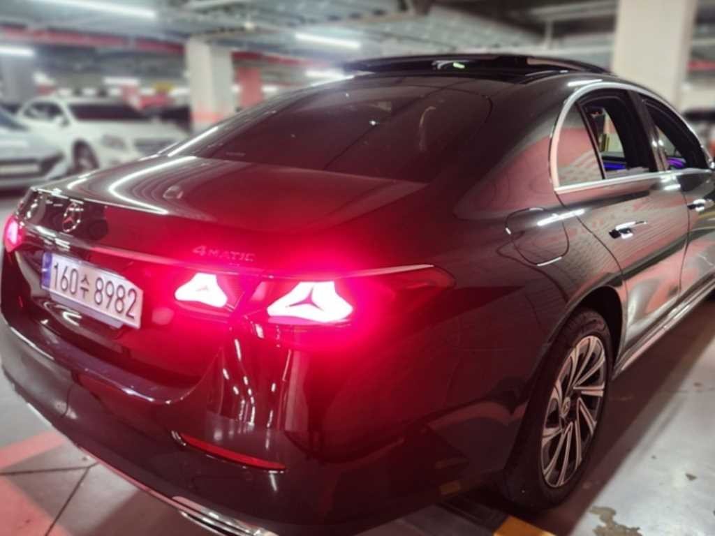 벤츠 E 클래스 E-클래스 W214 E300 4MATIC 익스클루시브 이미지 2