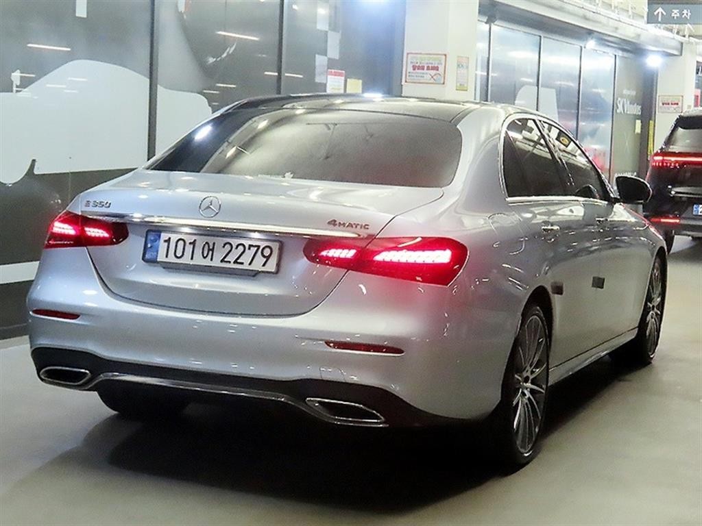 벤츠 E 클래스 E-클래스 W213 E350 4MATIC AMG LINE 이미지 4