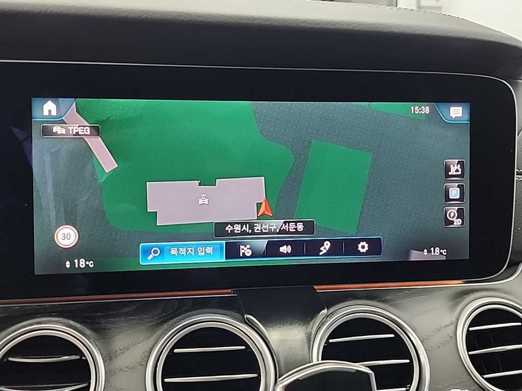 벤츠 E 클래스 E-클래스 W213 E220d 4MATIC AMG라인 이미지 15