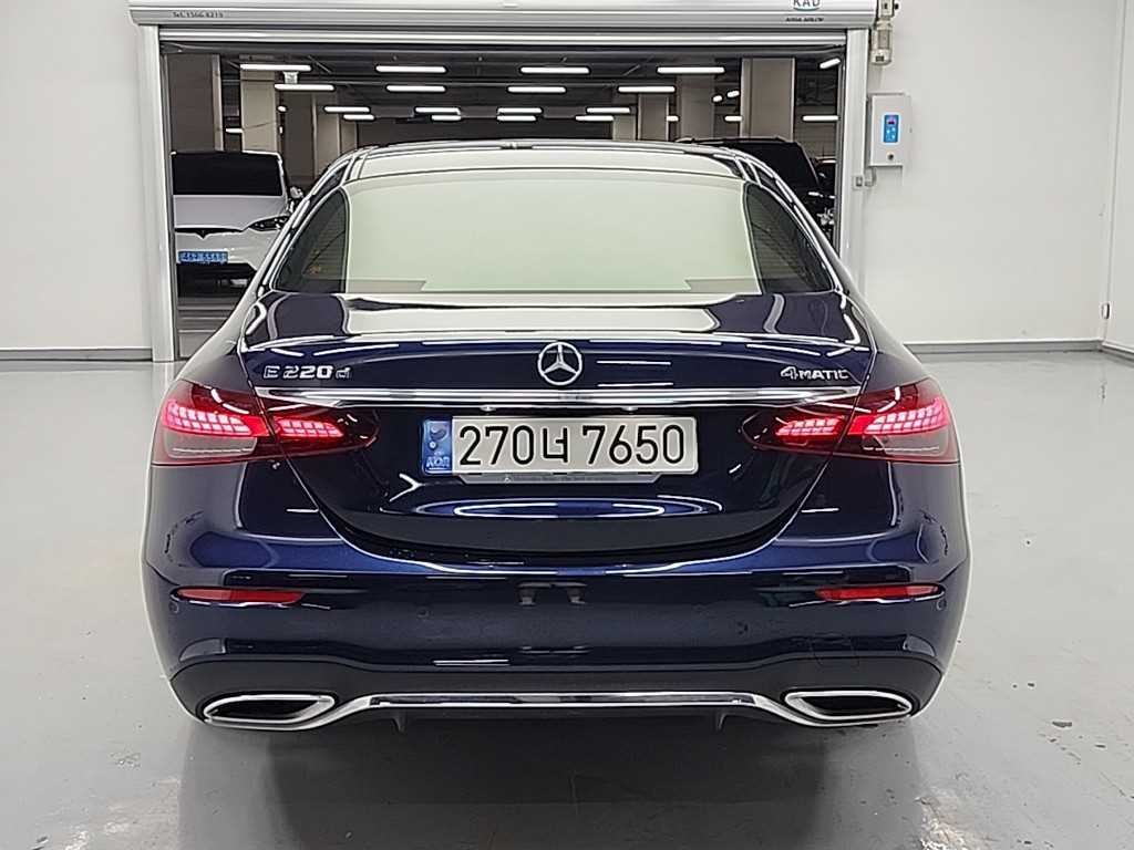 벤츠 E 클래스 E-클래스 W213 E220d 4MATIC AMG라인 이미지 2