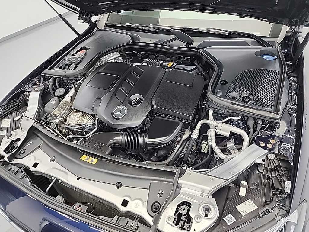 벤츠 E 클래스 E-클래스 W213 E220d 4MATIC AMG라인 이미지 5