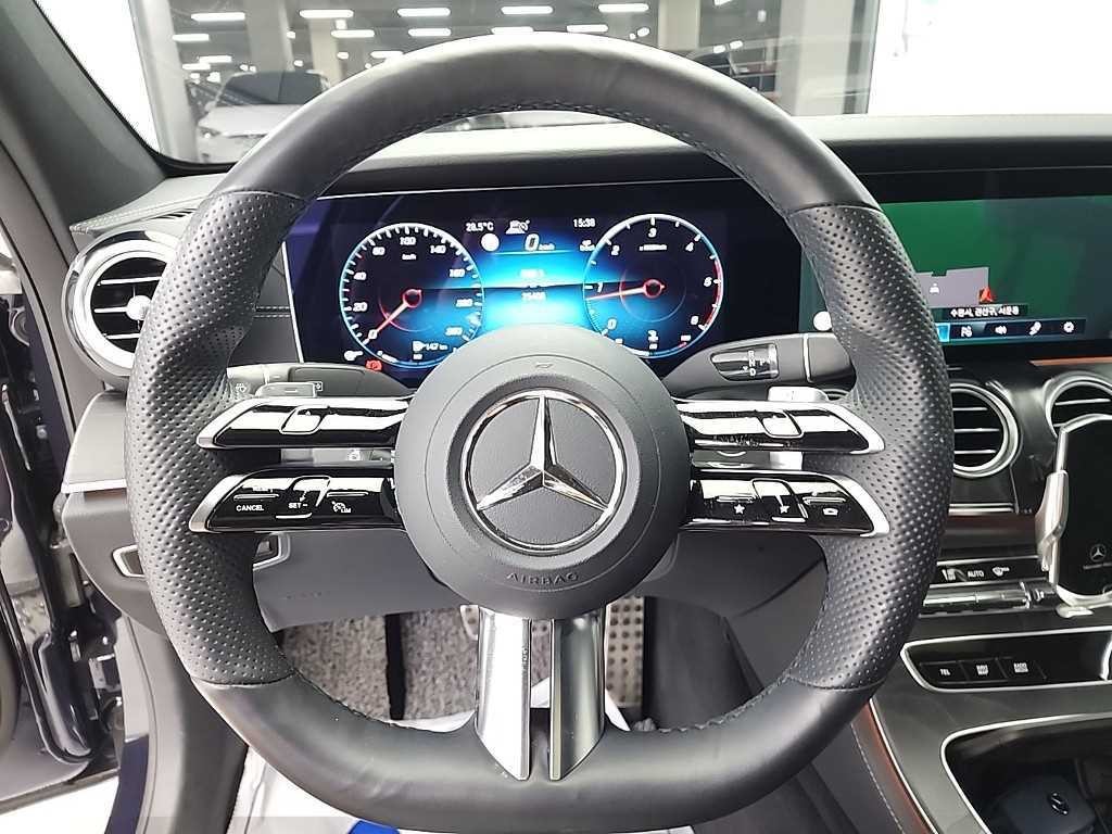 벤츠 E 클래스 E-클래스 W213 E220d 4MATIC AMG라인 이미지 9