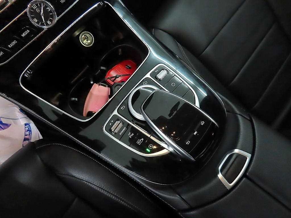 벤츠 E 클래스 E-클래스 W213 E200 아방가르드 이미지 13