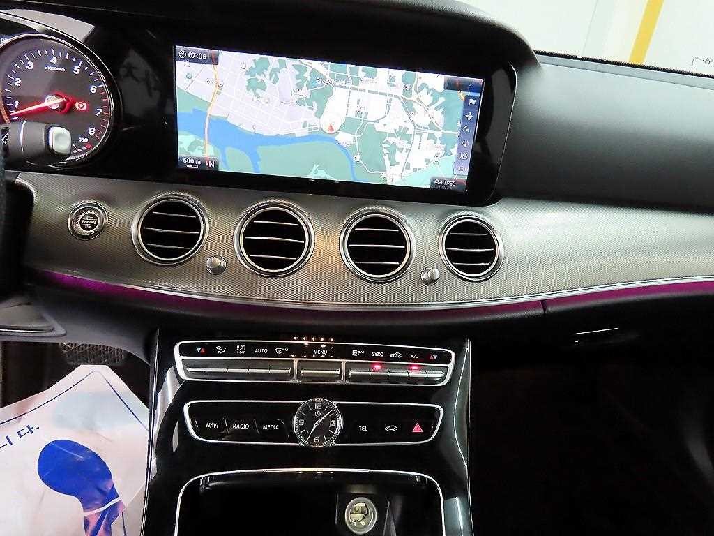 벤츠 E 클래스 E-클래스 W213 E200 아방가르드 이미지 14